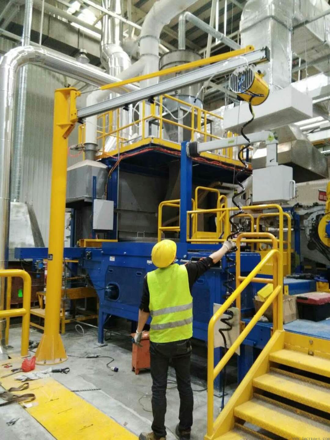 氣動(dòng)平衡器配鋁軌懸臂吊案例 鋁軌懸臂吊