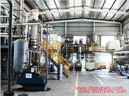 剛性桁架起重機在能源化工造場景中的應(yīng)用圖片