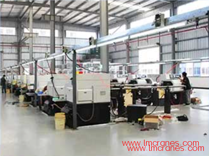 剛性桁架起重機在機械制造場景中的應(yīng)用圖片