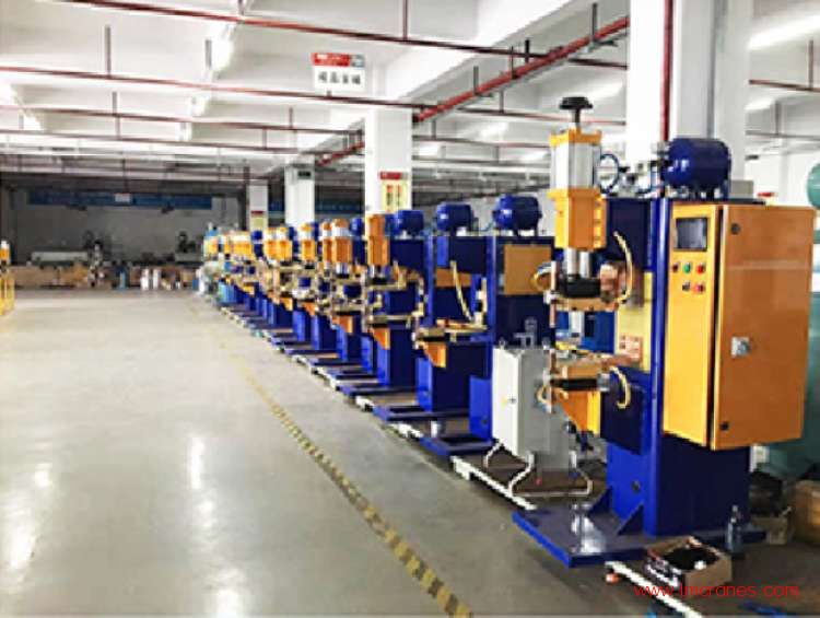 鋁合金軌道起重機應用